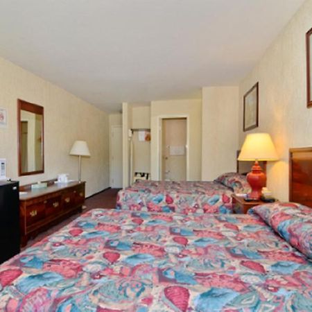 America'S Best Value Inn Of Новато Екстериор снимка